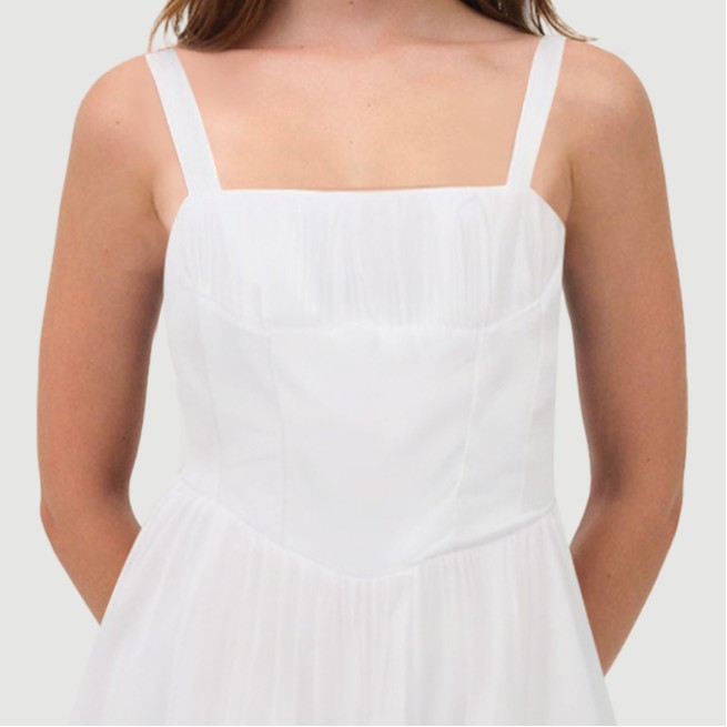 Pure white slim waist suspender dress